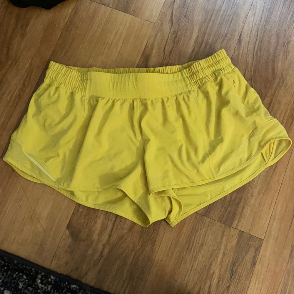 Lulu lemon hotty hot shorts 2.5”